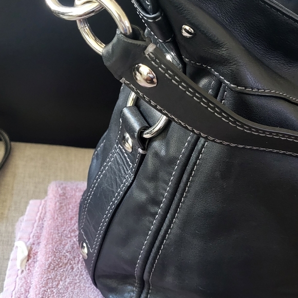 Vintage Coach bag medium size , shoulder bag with phone case. - Picture 4 of 9